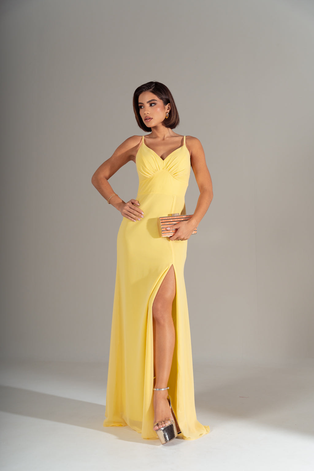 VESTIDO EVA CAPA REMOVÍVEL
