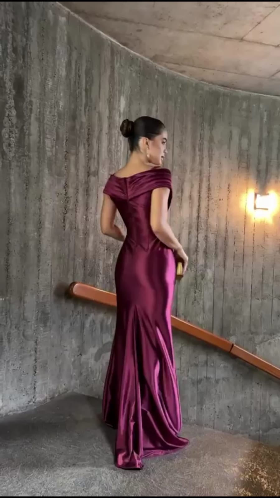 VESTIDO ELKE COM CALDA ATRÁS